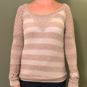 Daytrip sweater with lace